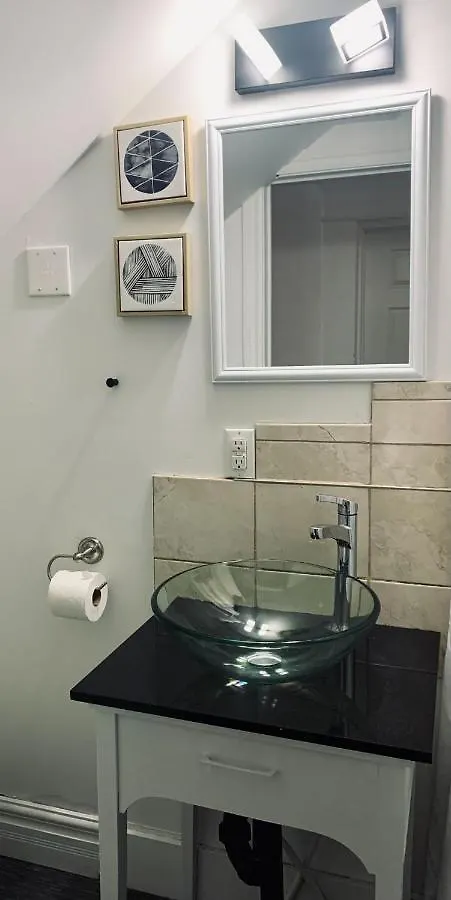 249 Cozy And Comfy Apt A2, Downtown Apartment Halifax